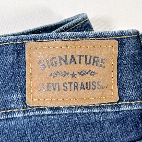 Levi's Strauss Signature Mid Rise Slim Jeans Size 6L Women's - Picture 9 of 13